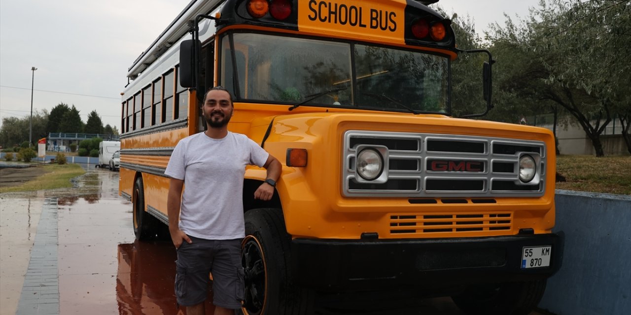 Türk gezgin "school bus" ile Türkiye-Nepal arasında 25 bin kilometre yol katetti