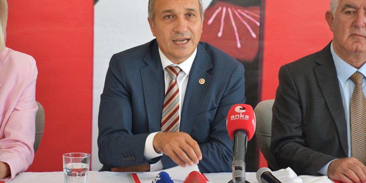 CHP'li Özçağdaş, Bilecik'teki "Eğitim Buluşmaları"nda konuştu: