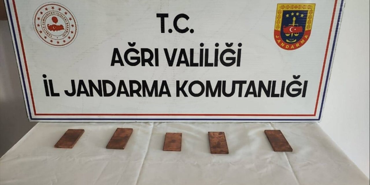 Ağrı'da 5 kilogram külçe altın ele geçirildi