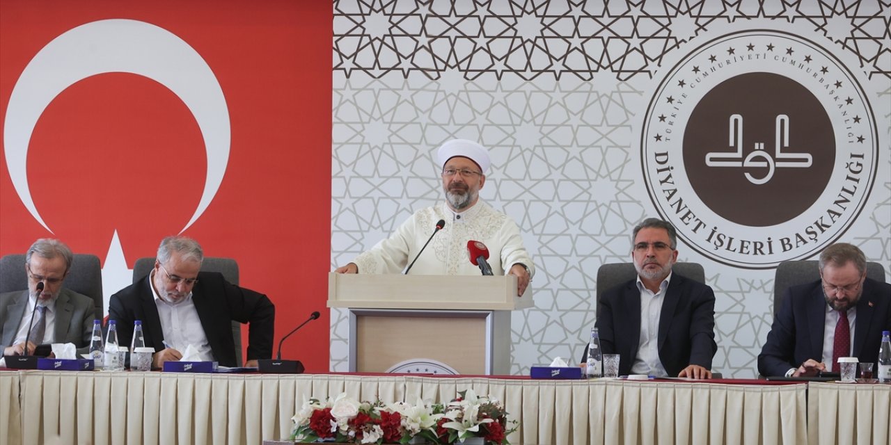 Diyanet İşleri Başkanı Erbaş, müftülerin katıldığı çevrim içi toplantıda konuştu: