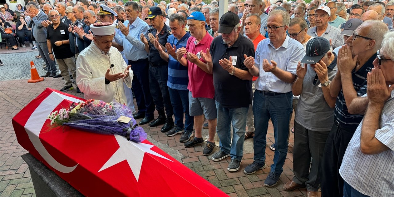 Yazar Necdet Sakaoğlu, son yolculuğuna uğurlandı