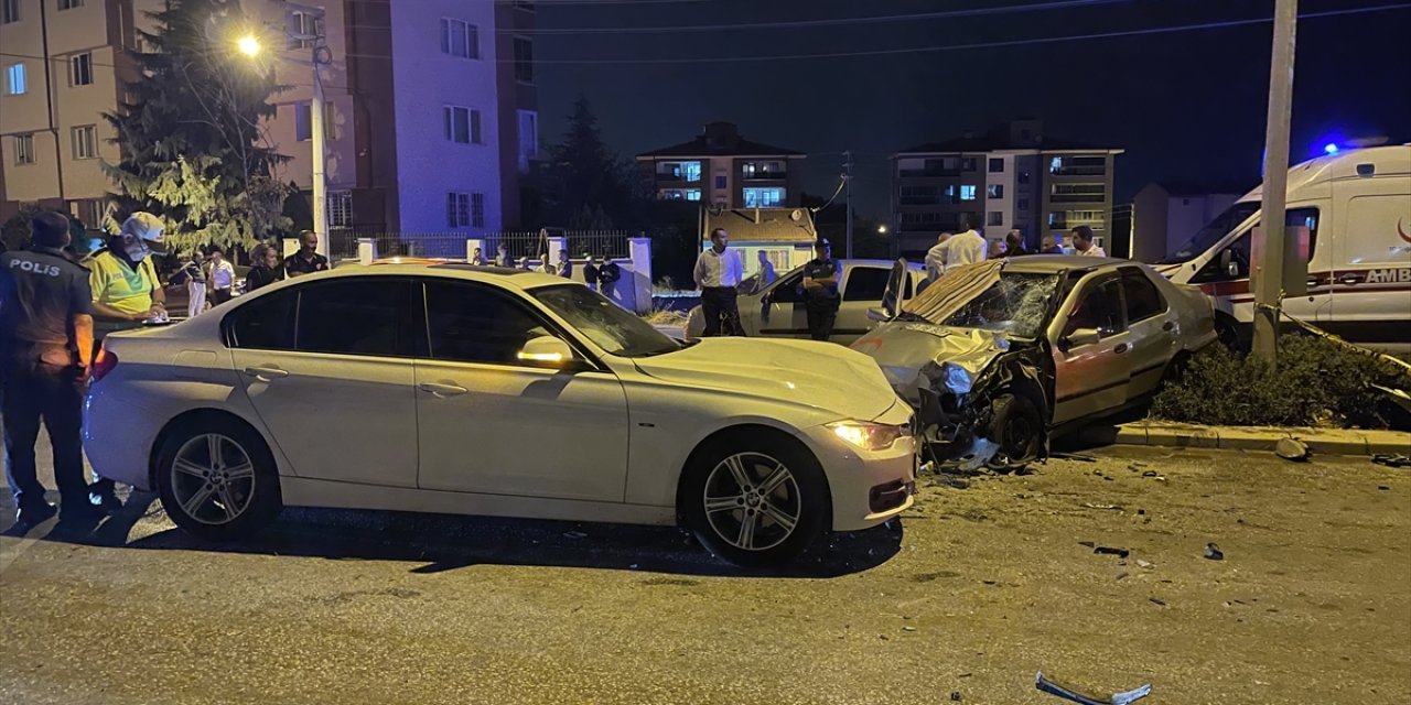 Eskişehir'deki trafik kazasında 1 kişi hayatını kaybetti, 5 kişi yaralandı