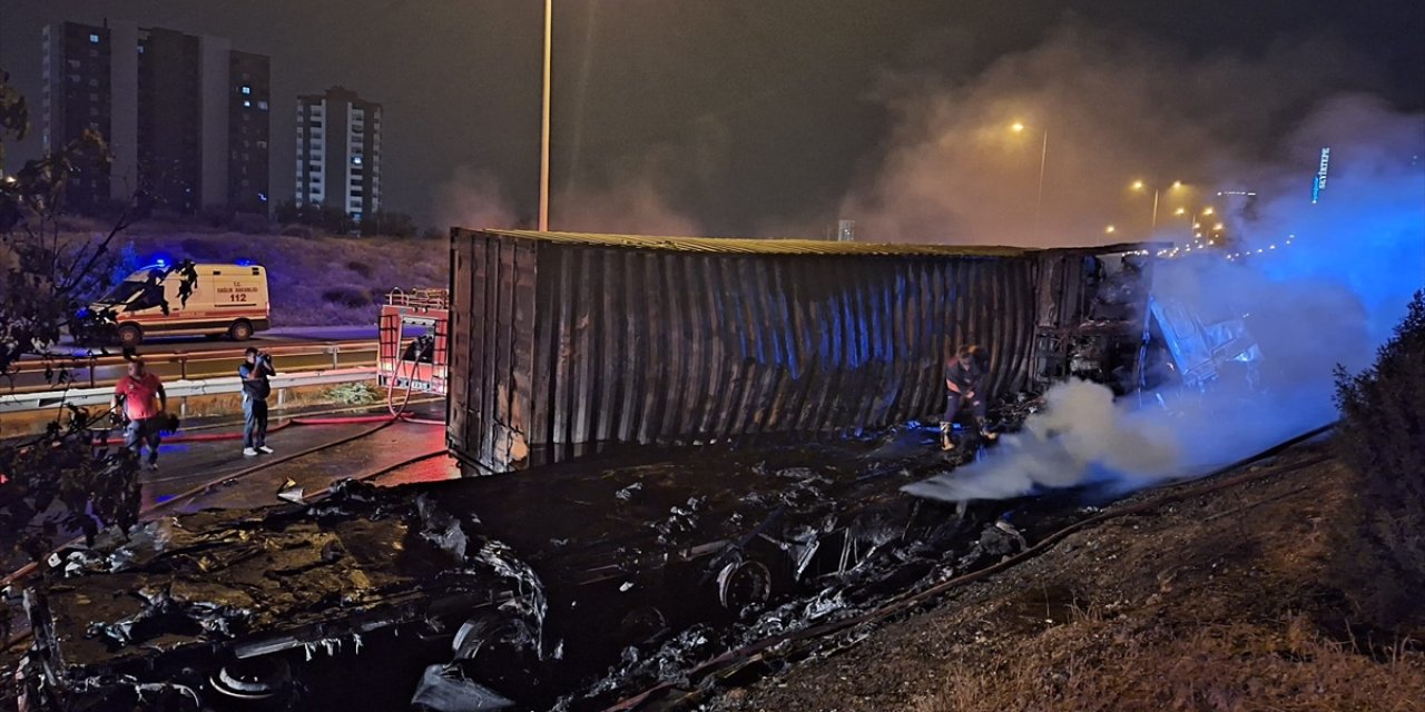 Mersin'de iki tırın çarpıştığı kazada 1 kişi hayatını kaybetti, 1 kişi yaralandı