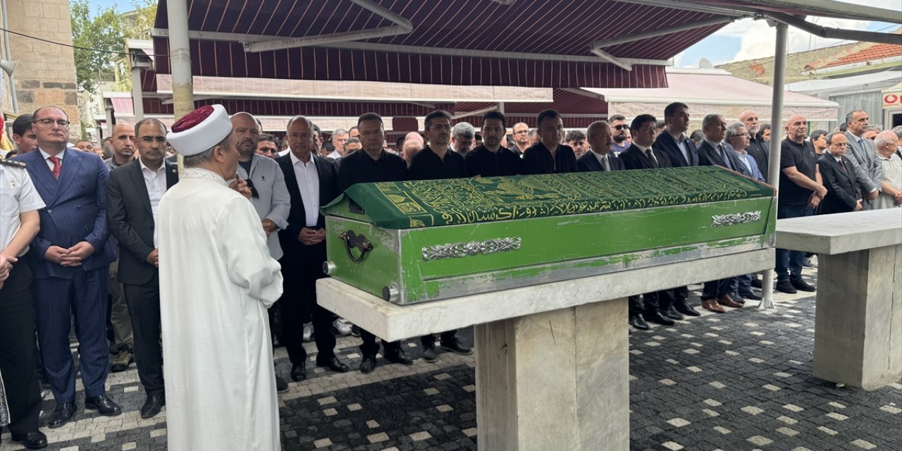 Afyon Kocatepe Üniversitesi kurucu rektörü Yiğitbaşı'nın cenazesi toprağa verildi