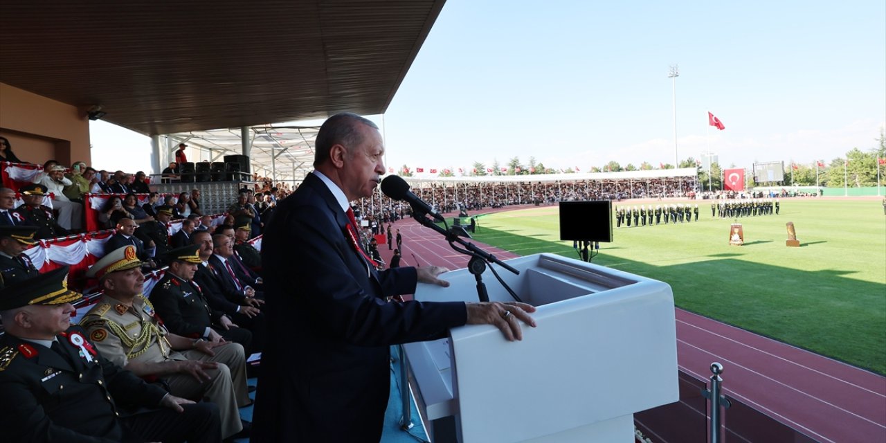 Cumhurbaşkanı Erdoğan, MSÜ Kara Harp Okulu Diploma Alma ve Sancak Devir Teslim Töreni'nde konuştu: (1)