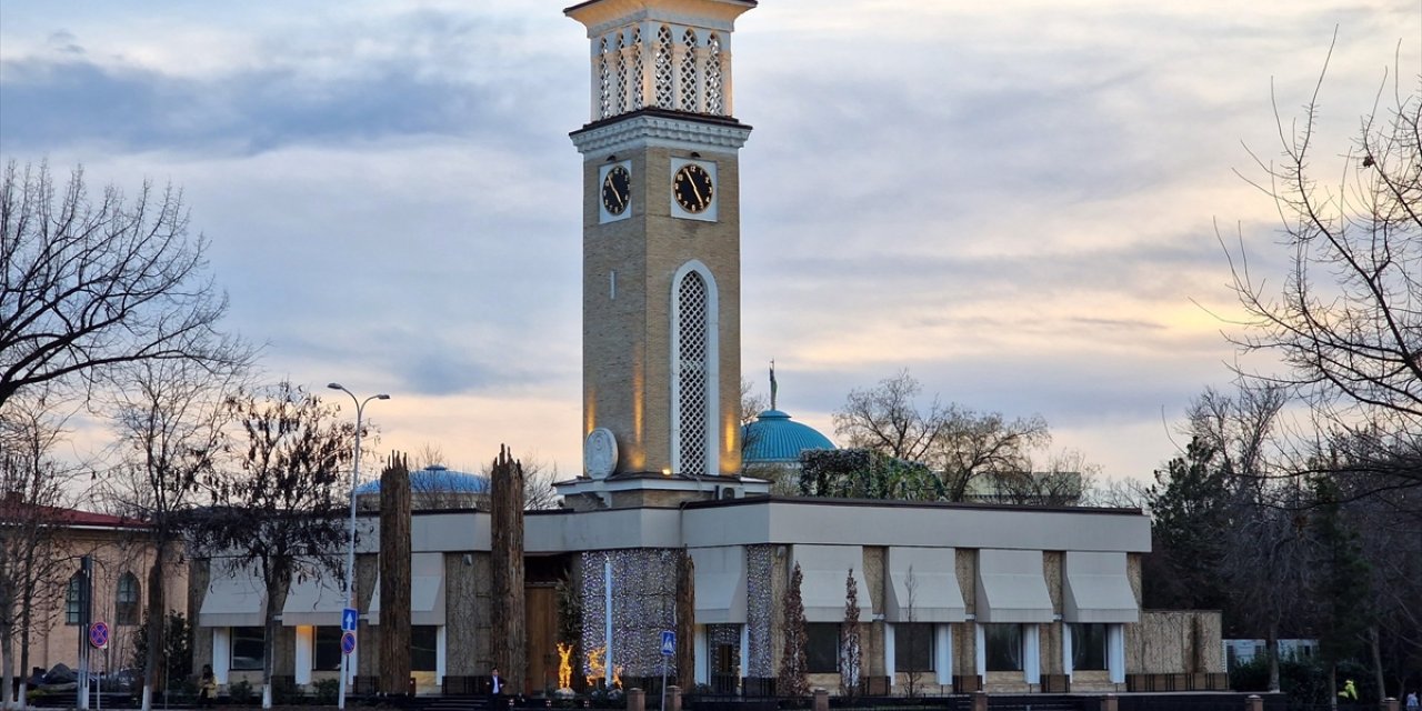 Özbekistan bağımsızlığının 33. yılını kutluyor