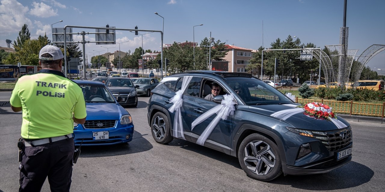 Erzurum'da düğün konvoylarına yönelik havadan ve karadan sıkı denetim