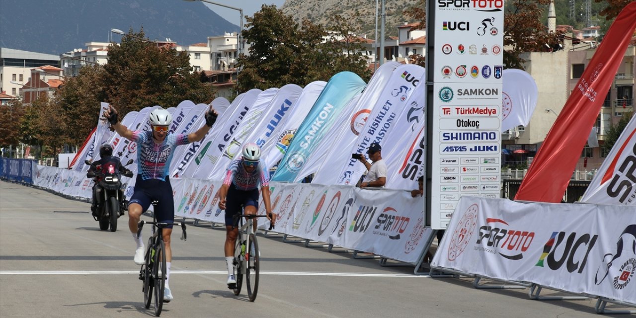 Uluslararası Kurtuluş Yolu Bisiklet Turu'nda sporcular Amasya'ya ulaştı