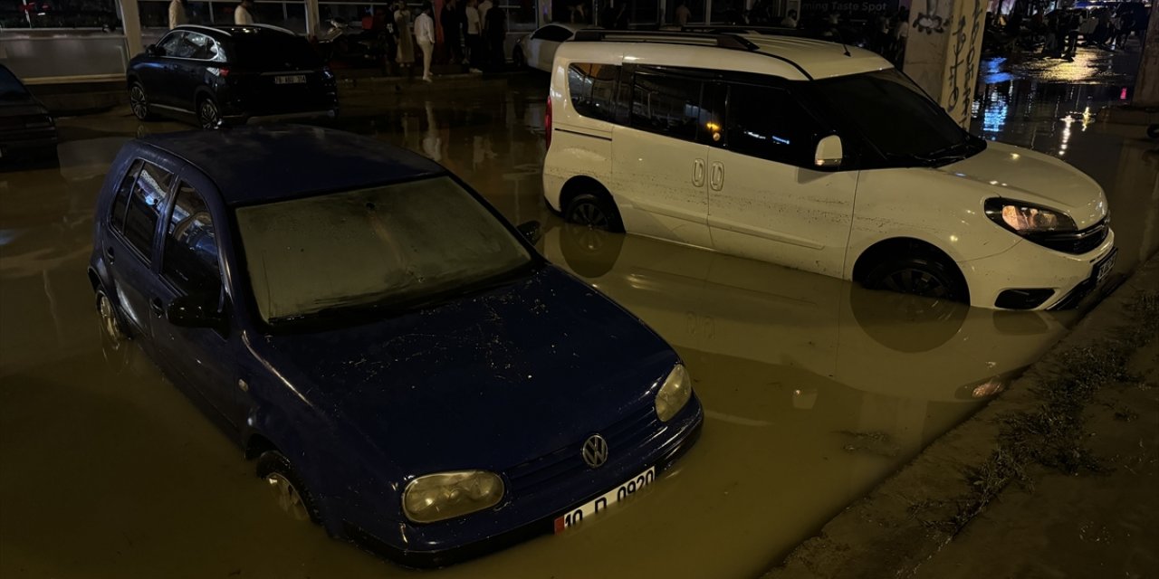 Karabük'te sağanak etkili oldu