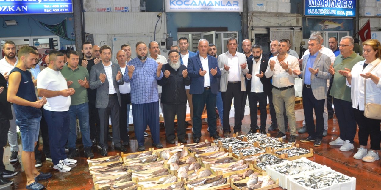 Kocaeli'de yeni sezonun ilk balık mezadı yapıldı