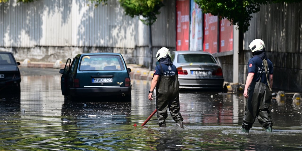 İstanbul'da aralıklarla kuvvetli yağış etkili oluyor