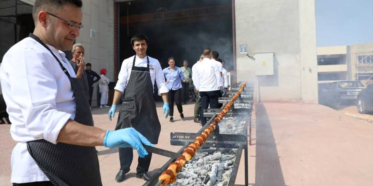 Gaziantep'te "dünyanın en uzun kebabı" rekor denemesi için hazırlıklar tamamlandı