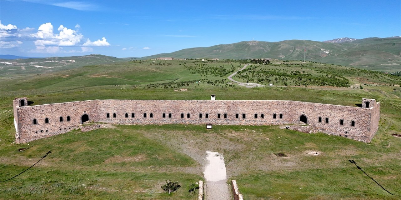 Erzurum'un asırlık tabyalarından "Mecidiye Tabyası" tüm ihtişamıyla ayakta duruyor