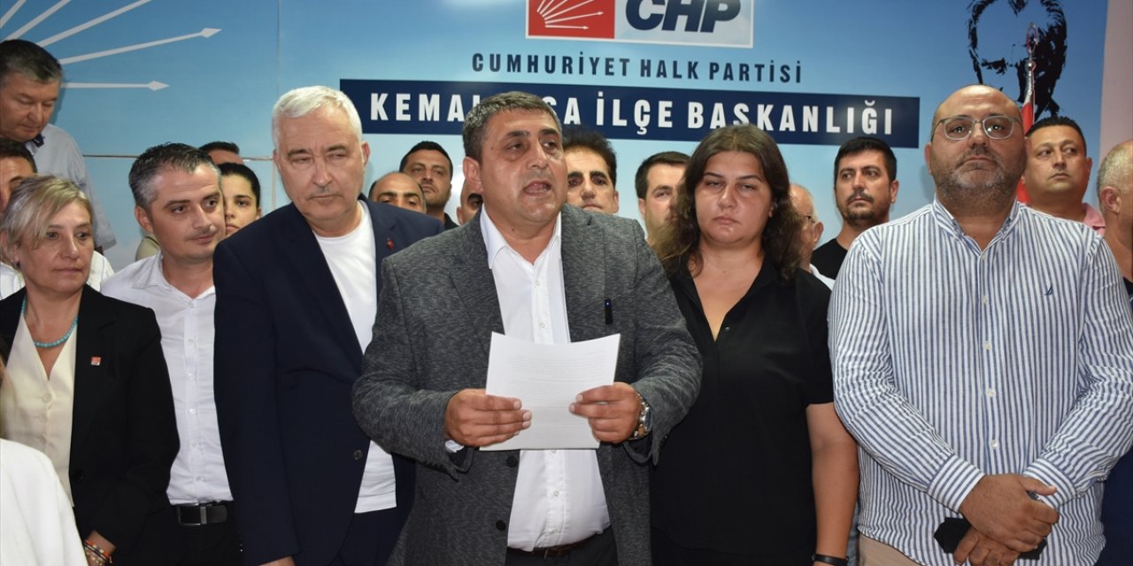 GÜNCELLEME - İzmir'de CHP Kemalpaşa İlçe Başkanı Ahmet Yılmaz'ın aracı kurşunlandı