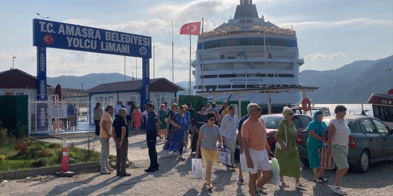 "Astoria Grande" kruvaziyeri, Amasra'ya eylül ayı seferlerine başladı