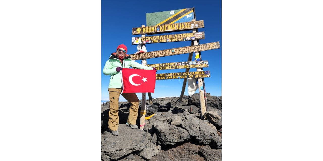 Kız çocuklarının eğitimi için Afrika'nın en yüksek dağı Kilimanjaro'ya tırmandı