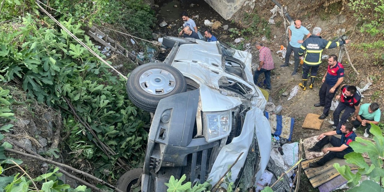 Tokat'ta fındık işçilerini taşıyan minibüs devrildi, 20 kişi yaralandı