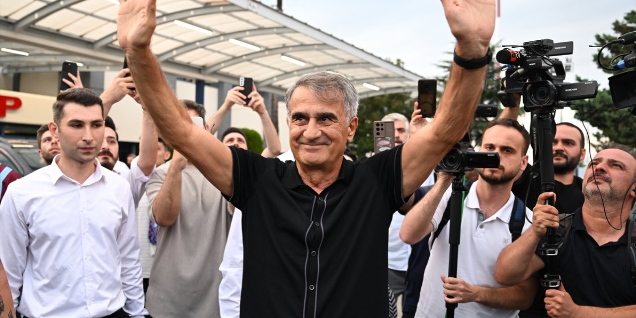 Trabzonspor'un anlaşmaya vardığı teknik direktör Şenol Güneş, Trabzon'a geldi: