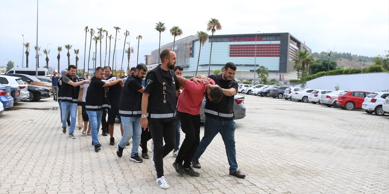 Hatay'da bir kişinin bıçaklanarak öldürülmesiyle ilgili yakalanan 5 şüpheli tutuklandı