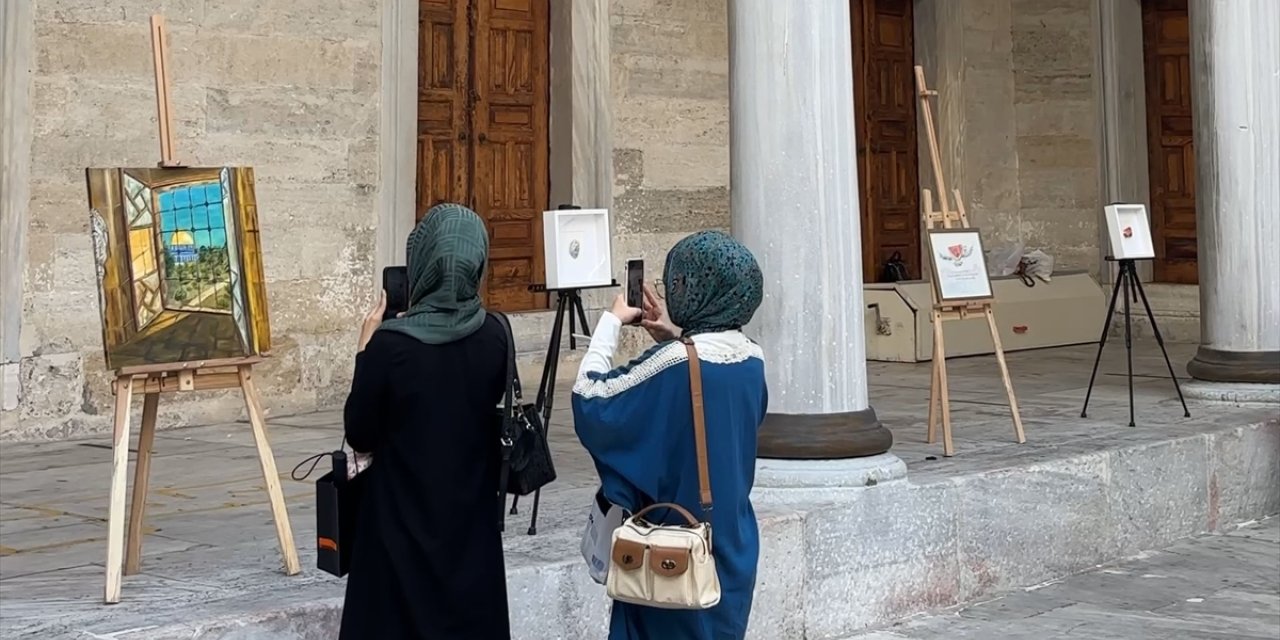 "Filistin'e Boyanmak" sergisi Üsküdar'da açıldı