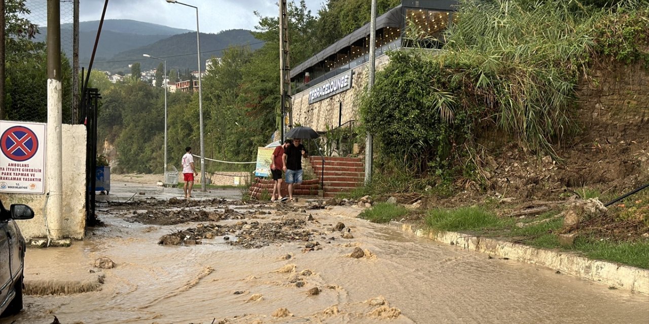 Sinop'ta sağanak etkili oldu