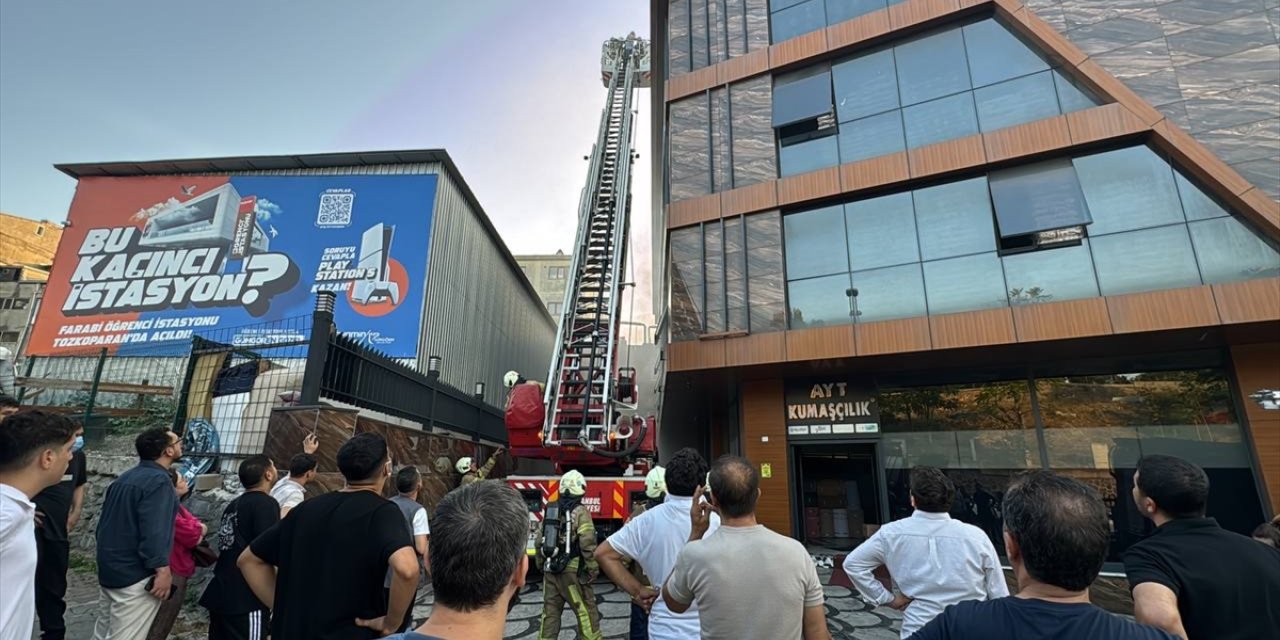 Güngören'de kumaş imalathanesinde çıkan yangında hasar oluştu