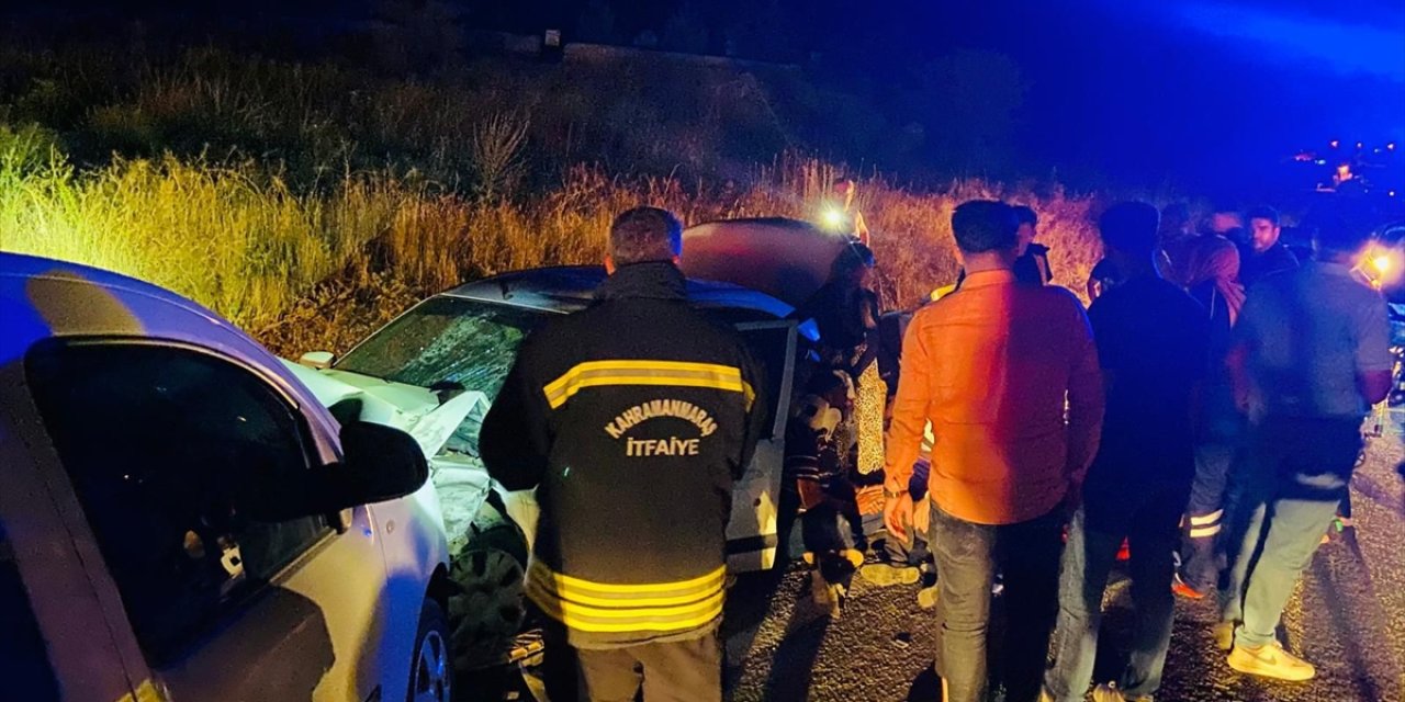 Kahramanmaraş'ta otomobille hafif ticari araç çarpıştı, 11 kişi yaralandı