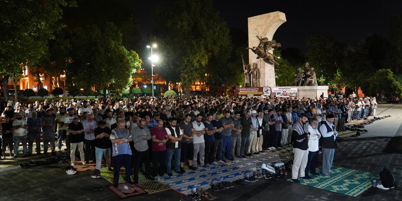 İstanbul'da Filistinliler için dua edildi