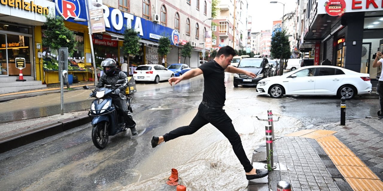 İstanbul'da aralıklarla sağanak etkili oluyor