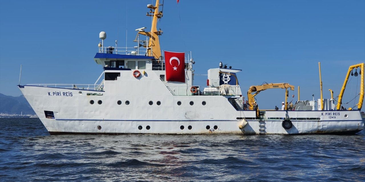 Koca Piri Reis'in araştırmacıları İzmir Körfezi'ndeki ikinci seferde Karşıyaka'ya yoğunlaştı