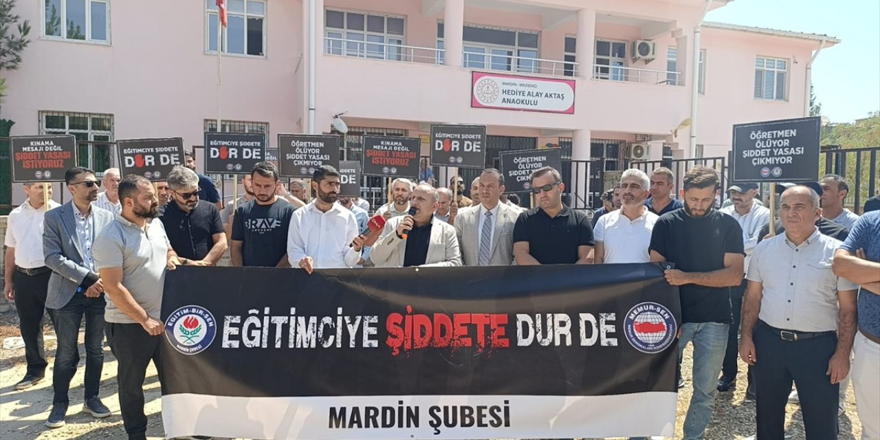 Mardin'de veli ve öğretmen arasındaki kavga güvenlik kamerasında