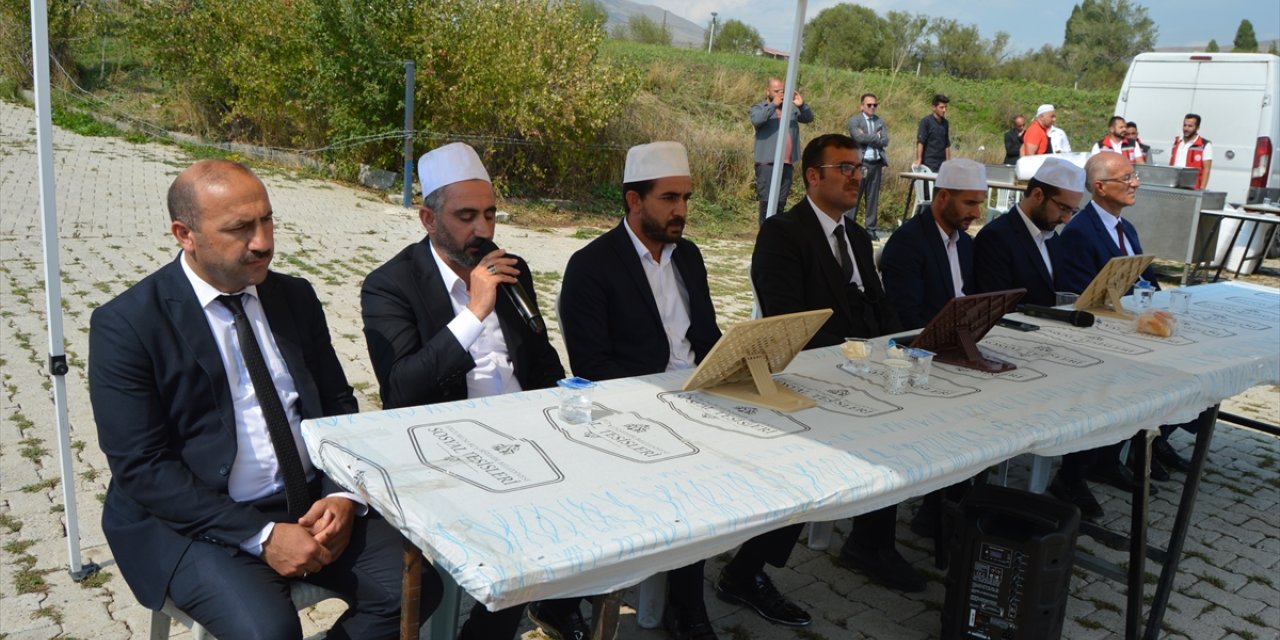 FETÖ'nün darbe girişiminde şehit olan özel harekatçı dualarla anıldı