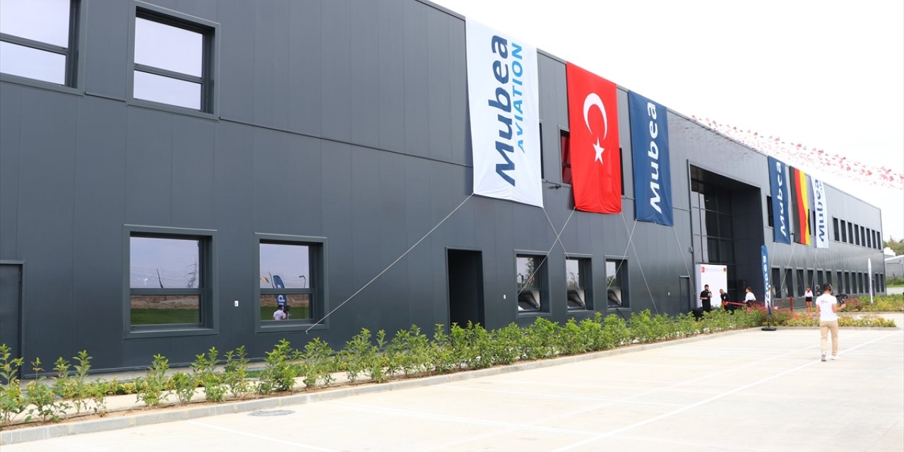 Tekirdağ'da karbon fiber malzemeden uçak parçası üretecek fabrikanın açılışı yapıldı