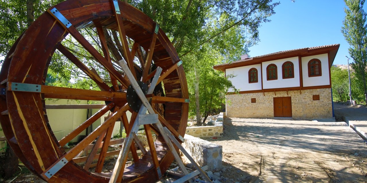 Tarihi Somuncu Baba su değirmeni açılışa hazırlanıyor