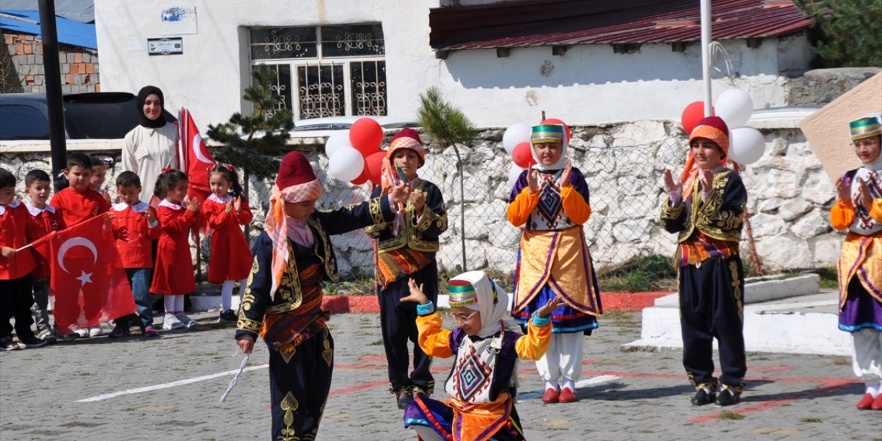 Kars ve Ardahan'da "İlköğretim Haftası" nedeniyle tören düzenlendi