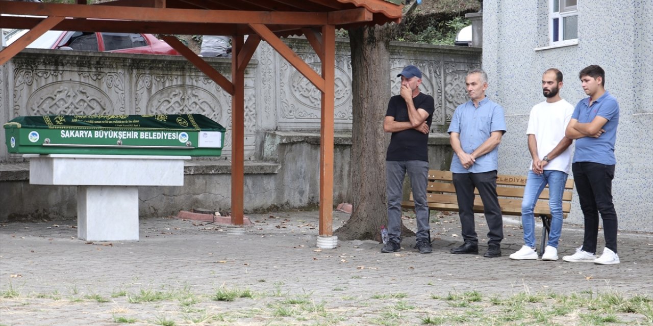 Sakarya'da otomobilin çarptığı bisikletli çocuk öldü