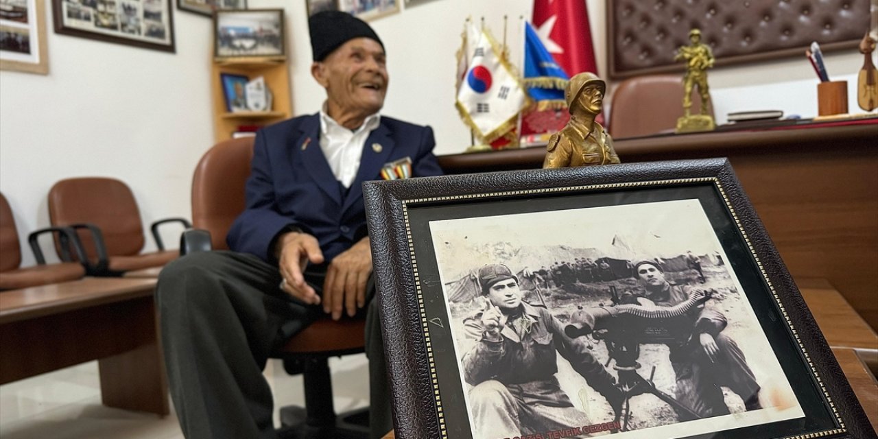 KORE GAZİLERİ YAŞADIKLARINI ANLATIYOR - Kore Savaşı'nda yaralanarak 28 gün hastanede yatan gazi, iyileşince cepheye koşmuş