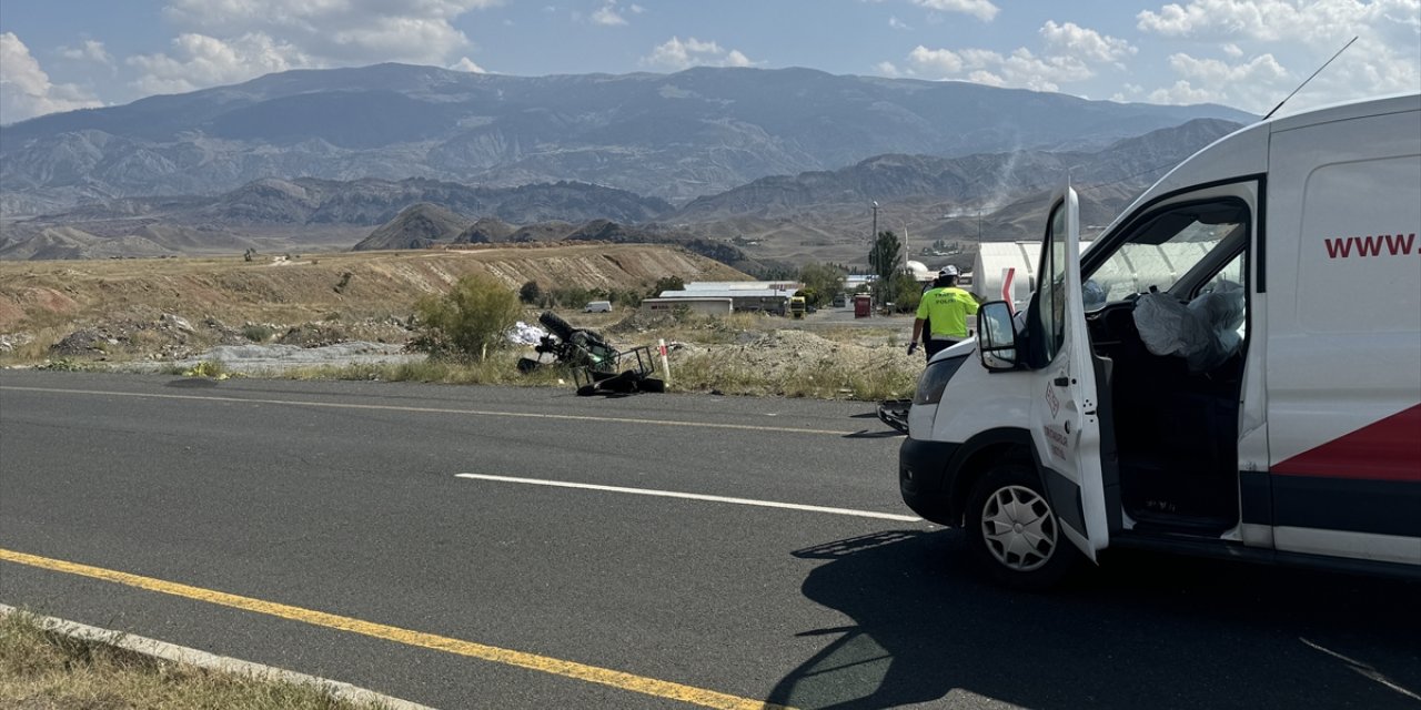 Erzurum'da minibüs ile ATV çarpıştı, 1 kişi öldü, 1 kişi yaralandı