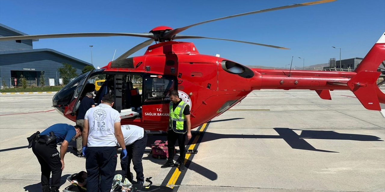 Muş'ta ambulans helikopter 3 yaşındaki çocuk için havalandı