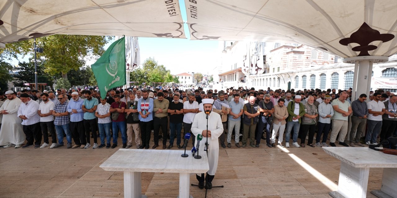 İstanbul'da Ayşenur Ezgi Eygi için gıyabi cenaze namazı kılındı