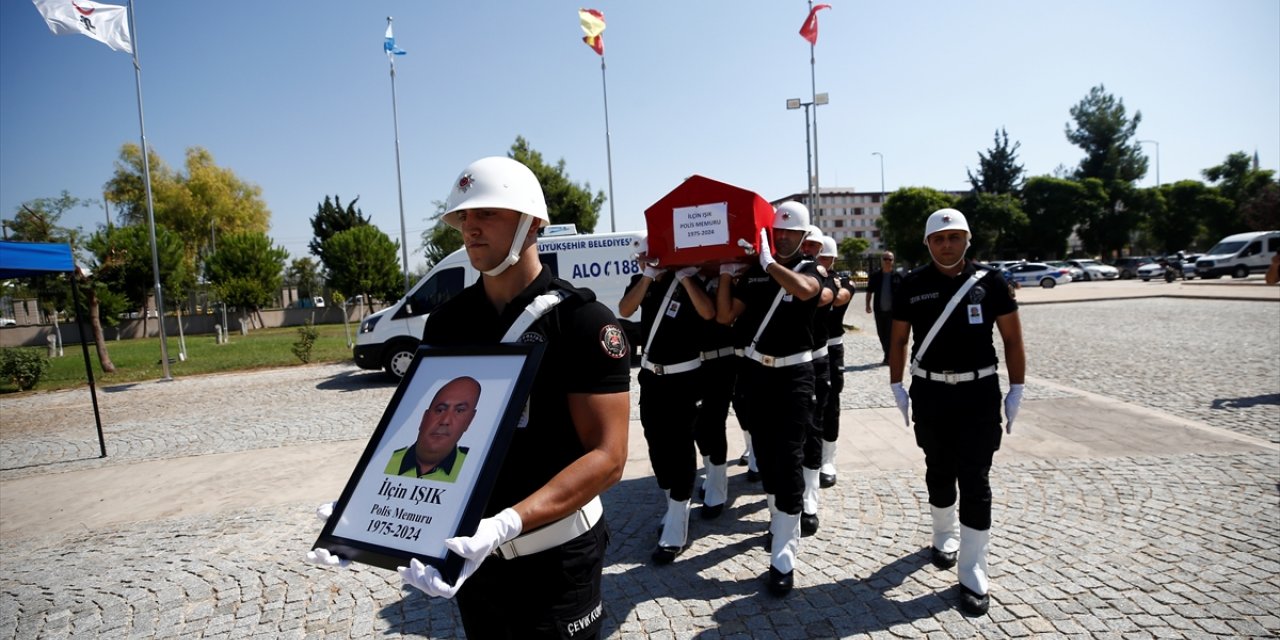 İstanbul'da trafik kazasında ölen polis memuru, Antalya'da toprağa verildi