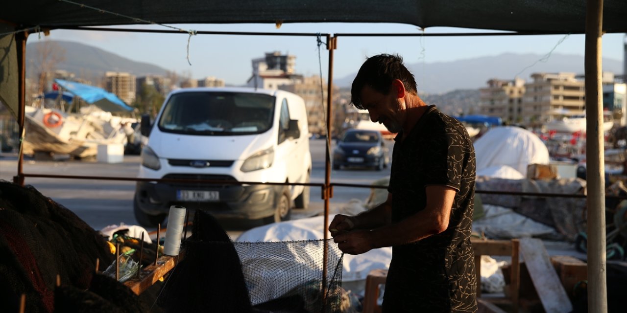 Hatay ve Mersin'de balıkçılar mavi sularla buluşmak için son hazırlıklarını yapıyor