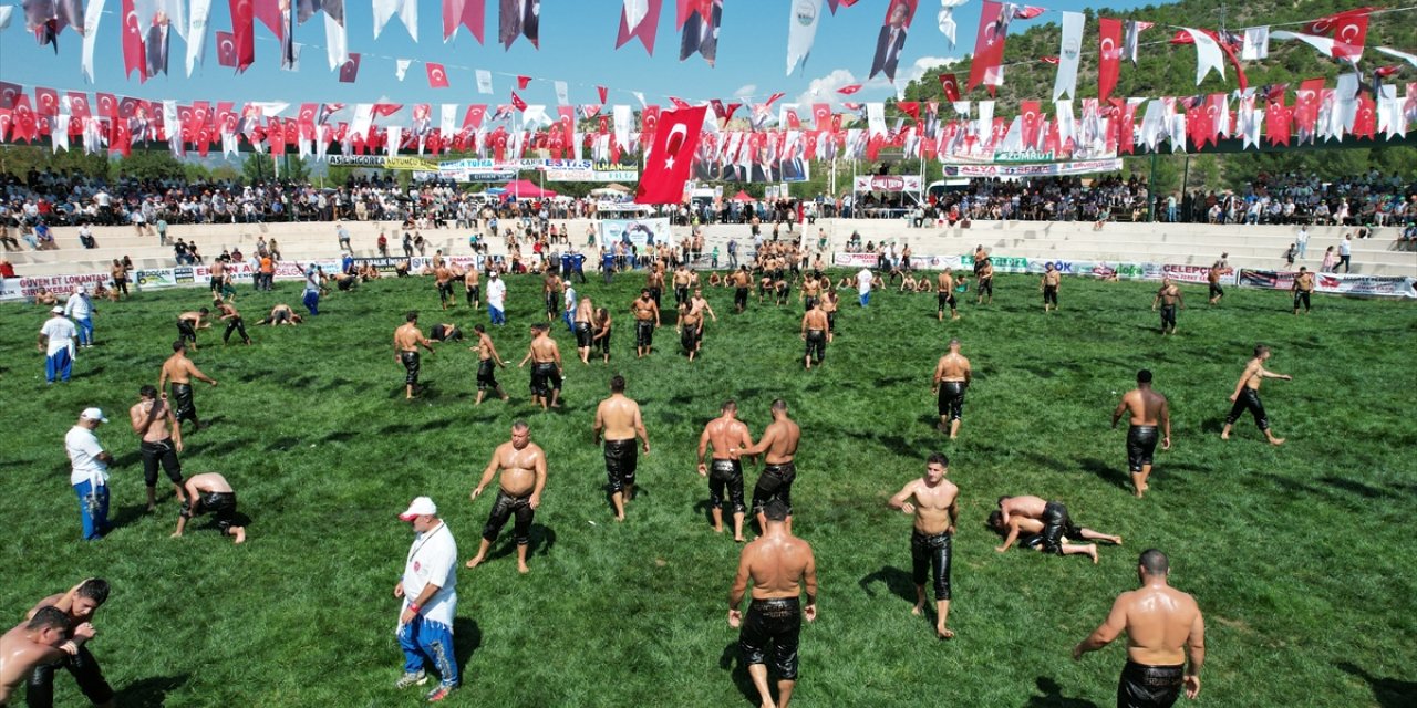 Osmancık Yağlı Pehlivan Güreşleri'nde başpehlivan Ünal Karaman oldu