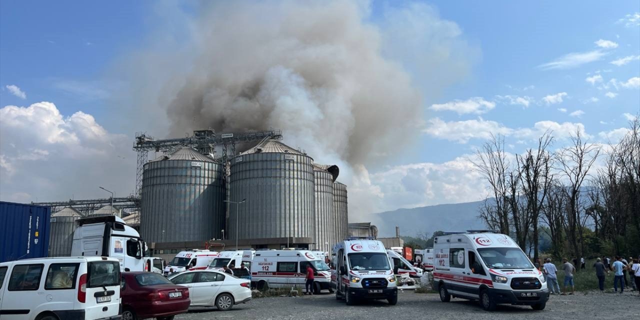 Sakarya'da makarna fabrikasında patlama meydana geldi