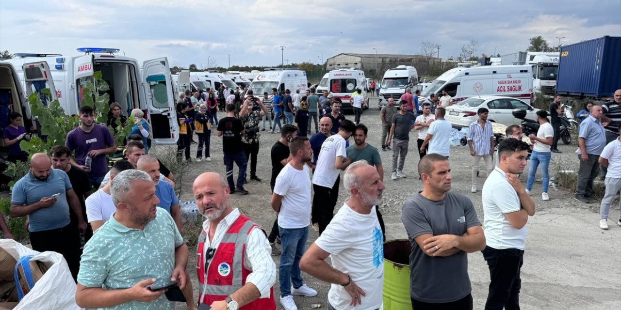 GÜNCELLEME - Sakarya'da makarna fabrikasında patlama meydana geldi