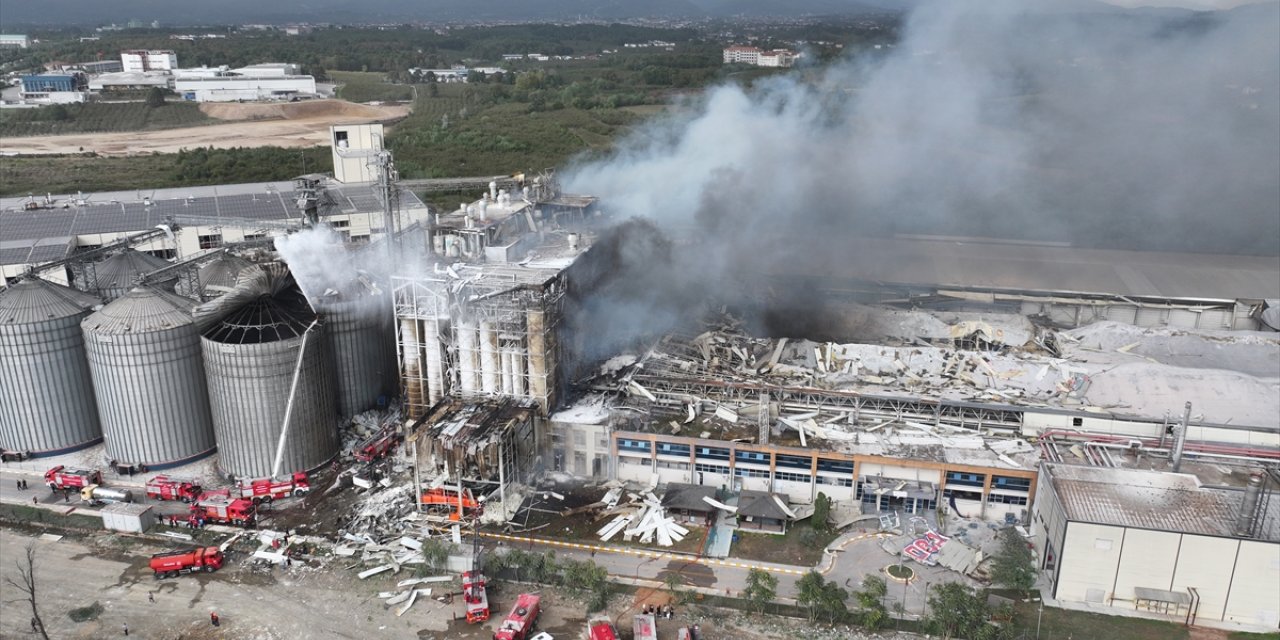 GÜNCELLEME 2 - Sakarya'da makarna fabrikasındaki patlamada 21 kişi yaralandı