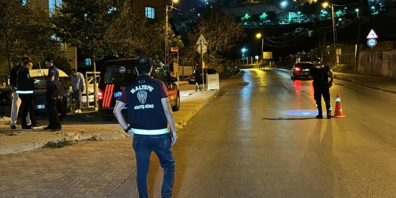 Maltepe'de asayiş uygulamasında aranan 13 zanlı yakalandı