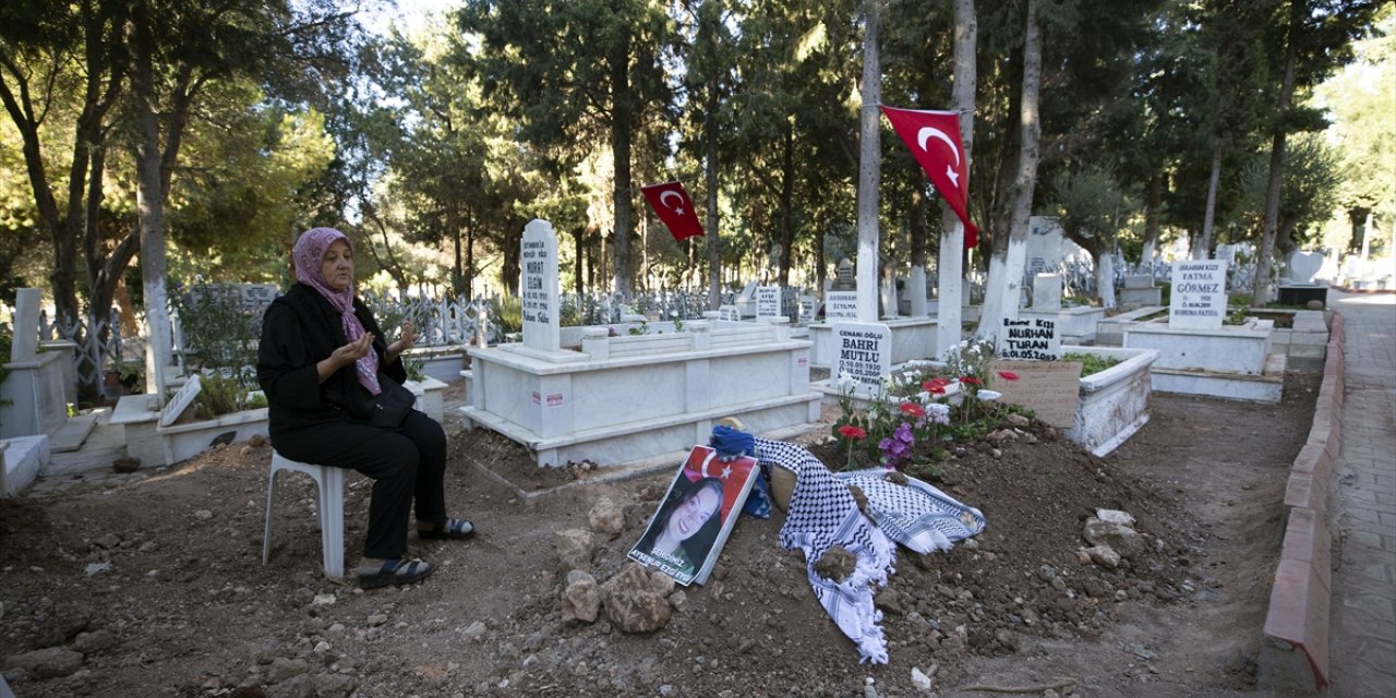 İsrail askerlerince katledilen Eygi'nin mezarına ziyaretler sürüyor