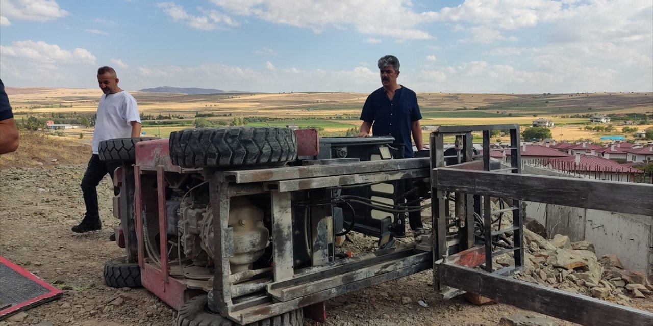 Kayseri'de devrilen forkliftin altında kalan işçi öldü