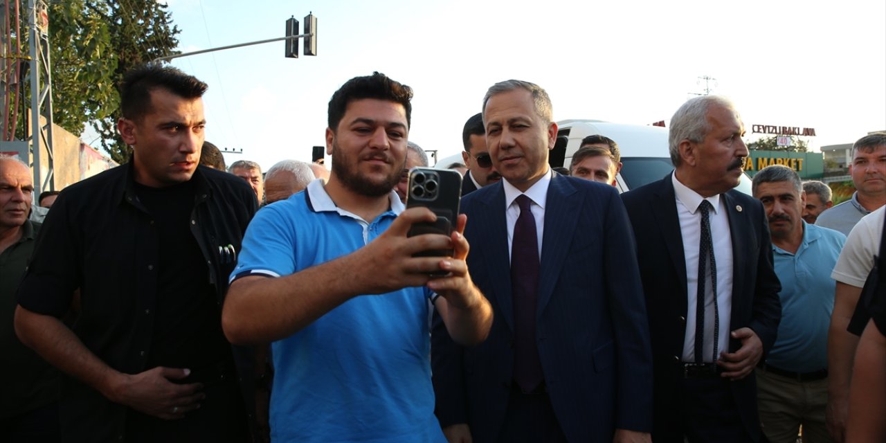 İçişleri Bakanı Ali Yerlikaya, Hatay'da ziyaretlerde bulundu